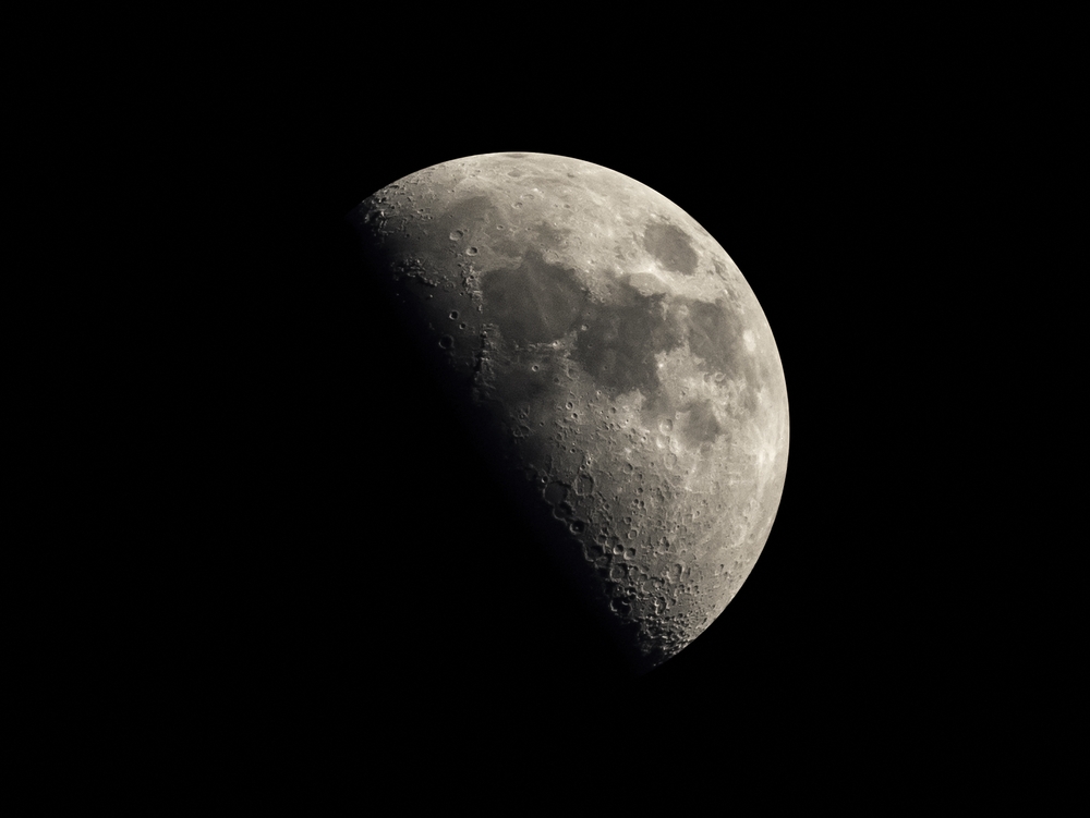 TheMerkle Hollow Moon